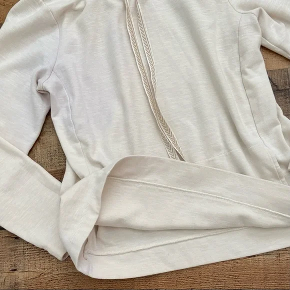 J JILL Soft Lightweight PULLOVER, Kangaroo Pocket in Front - Picture 4 of 12